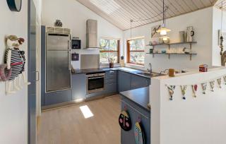 Three-Bedroom Holiday Home In Albak - 8