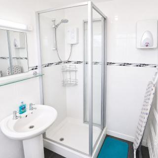 Belle Aire Beach Retreat at Hemsby with FREE WIFI Bed linen included Freely tvs in bedrooms and FREE onsite entertainment - 2