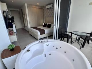 Suite con Jacuzzi y vista al mar piso 13 - 2