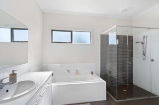 Coastal Grace - 5 Neighbour Avenue - 2