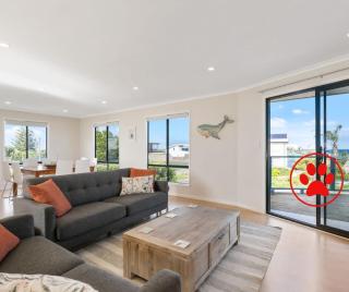 8 Corcoran Avenue - BEACH SEAS THE DAY - 0