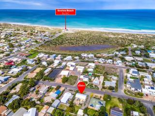 8 Corcoran Avenue - BEACH SEAS THE DAY - 8