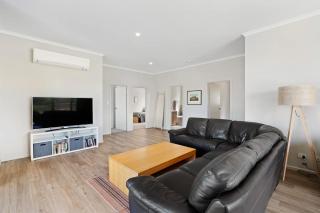 74 Corcoran Avenue Coastal family retreat - 6