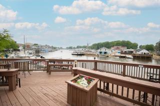 Third-Floor Harbor Front Getaway in Downtown South Haven - 8