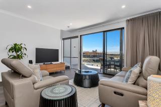 Coastal Haven - Panoramic Views, Wi-Fi, Luxury - 4