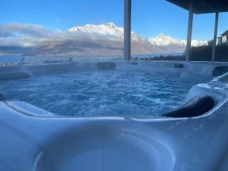 Unbeatable Panoramic Lake & Mountain & Garden Views - 7
