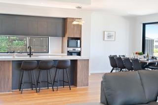 Luxury Family Waterfront Home - 93 Victoria Pde - 3