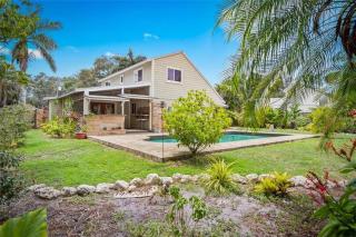 Sarasota Gem Private Heated Pool Minutes to Siesta and Lido Beaches Family-Ready - 0