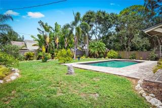 Sarasota Gem Private Heated Pool Minutes to Siesta and Lido Beaches Family-Ready - 7