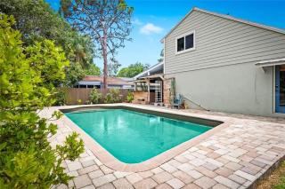 Sarasota Gem Private Heated Pool Minutes to Siesta and Lido Beaches Family-Ready - 8