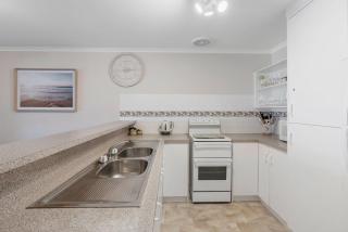 19A Bartel Blvd - Charming Lakefront Villa - 6