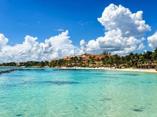 Beachfront condo with loft and sea views - 1