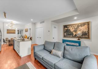 Stylish 2BR Townhouse & Patio - 5