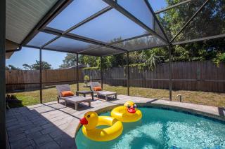 Sarasota home with private heated pool, close to Siesta Key Beach - 0