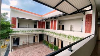 Modern Guest House by Calli Rooms - 6