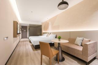 Thank Inn Chain Hotel Zhangjiajie National Forest Park Sign Gate Branch East Gate of National Forest Park Ticket Service Free Selfservice Laundry Free Luggage Storage - 9