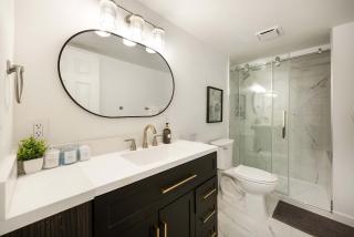 Family-Friendly 4BR Retreat Near UW & Parks - 7