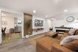 Family-Friendly 4BR Retreat Near UW & Parks - 1