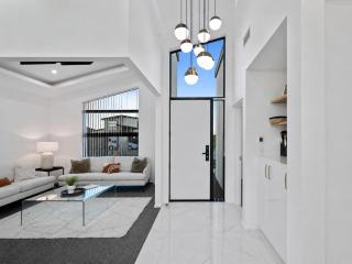 The Gem - 5 bedroom brand new house - 9