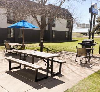 Days Inn by Wyndham Fargo - West Acres - 5