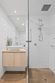 The Urban Glasshouse, Lvl 12, Lap Pool, Spa, Sauna - 9