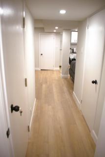 Bright Modern Walkout Basement Suite 8ft Ceilings - 7