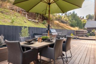 Hot Tub and Spectacular Views - 5
