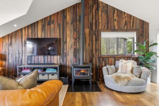 Alpine Retreat - Panoramic Views & Hot Tub - 7