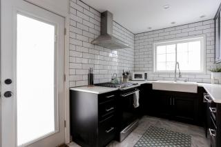 World Cup Stay | 2BR Near Arrowhead |Office & Yard - 3