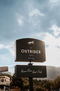 The Outrider Hotel - 8