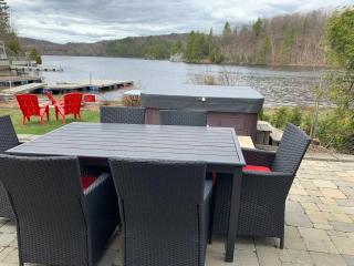 Beautiful Family Cottage with Hot Tub Near Ottawa - 4