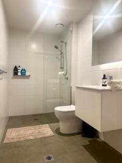 Dickson 2 BR Apt free parking&comfy&homey - 9