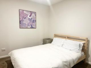 Dickson 2 BR Apt free parking&comfy&homey - 7