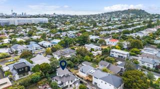Modern 4 bedrooms, 4 bathrooms house by Eden Park! - 6