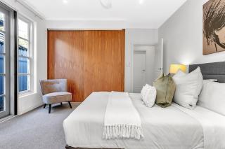 Wow! Luxury, City Fringe, 3BR, Garage, 2 mins Oval - 5