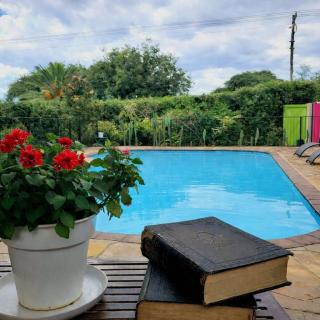 The Hedge Guesthouse - 8