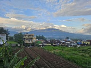 the Ratu Villas Kota Batu - 5