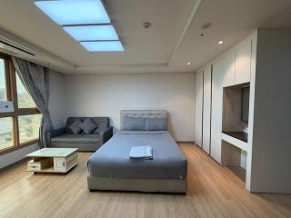 Clark Central 1BR Stay - 1