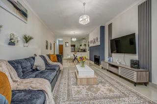 Sandton Central 2 bedroomed furnished apartment - 1