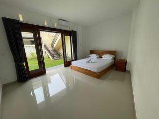 Qiana House - 2