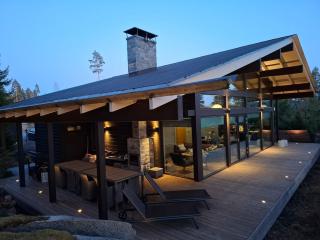Villa Naava Laikka - Luxus huvila järvinäkymällä ja ulkoporealtaalla - 0