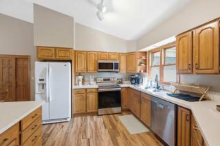 Loveland Luxury Getaway with Pool and Golf Course - 4