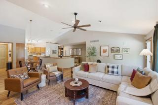 Loveland Luxury Getaway with Pool and Golf Course - 9