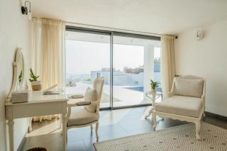 Staymaster Sea La Vie - Infinity Pool - Sea View - 1