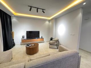 Cozy Fully Equipped Apartment Prime Location - 0