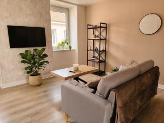 Appartement neuf & élégant à deux pas du marché - 8