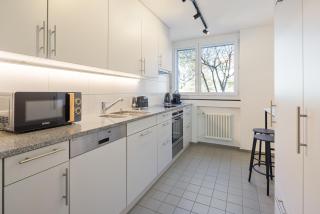 Zentrale Wohnung mit Büro und Parkplatz - St. Gallen - 1