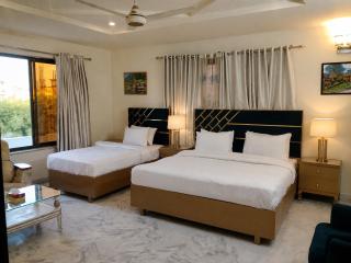 Comfortable inn Guest House - 1