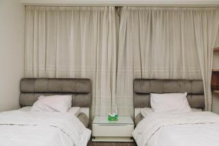 Luxury Spacious Modern 3 Bedroom Apartmen - 1