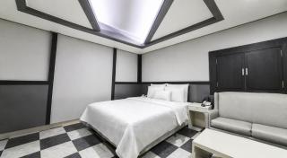 Hive Hotel - 1